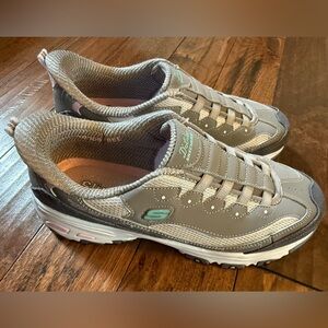 Women Skechers Slip-ins D'Lites No Lace Sneaker Shoe‎ Grey Pink 10